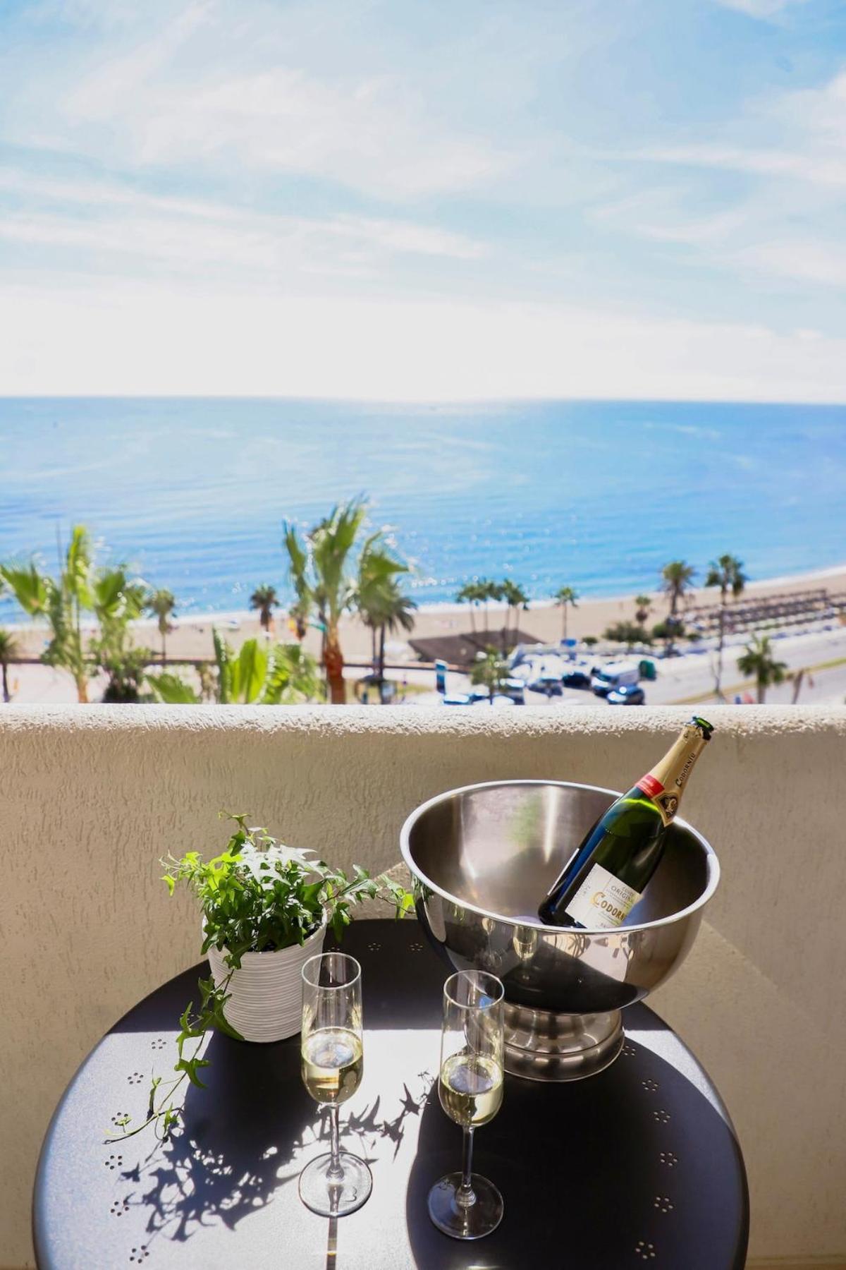 Апартаменты Direct Sea View- Bilbil Sunrise! Бенальмадена Экстерьер фото